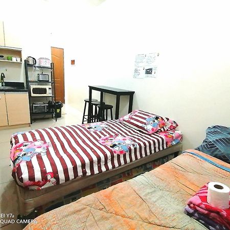 The Beacon Makati Staycation Suites Манила Экстерьер фото