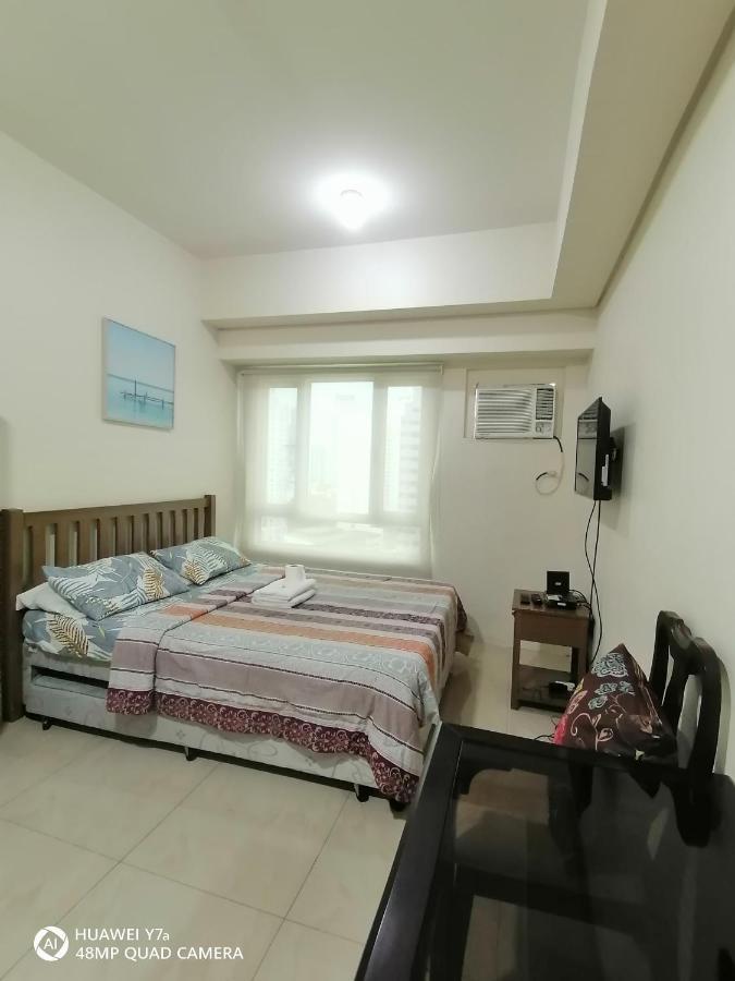 The Beacon Makati Staycation Suites Манила Экстерьер фото