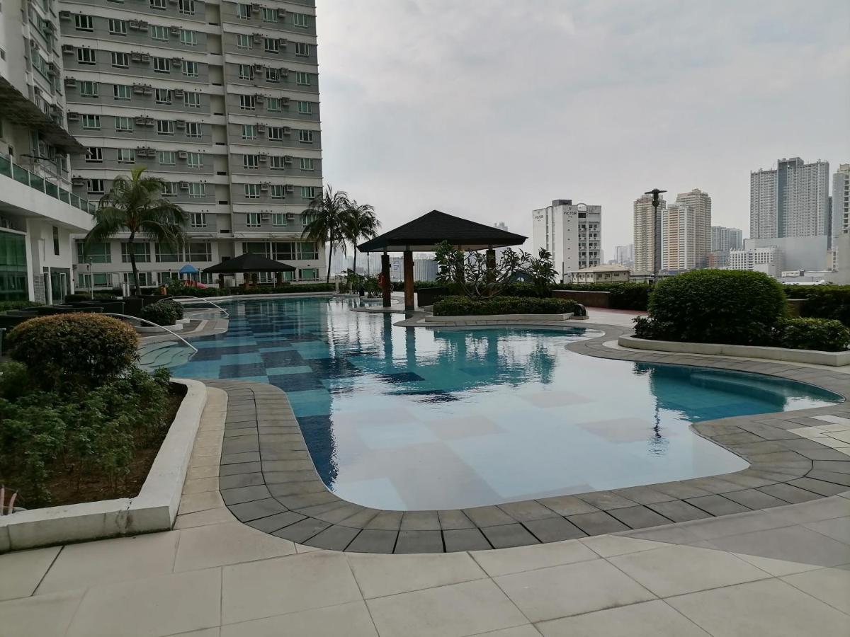 The Beacon Makati Staycation Suites Манила Экстерьер фото