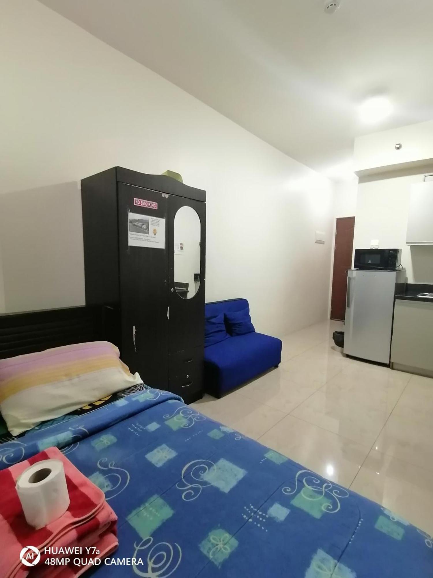 The Beacon Makati Staycation Suites Манила Экстерьер фото